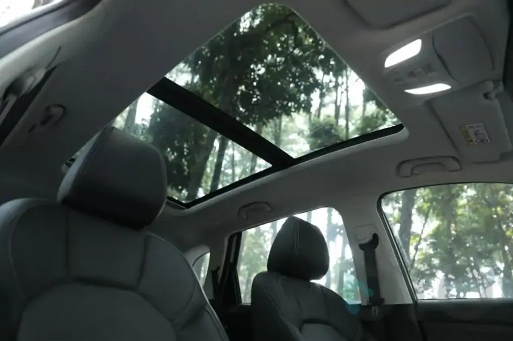 Apakah Toyota Raize Ada Sunroof. 6 Mobil Baru Pakai Sunroof Di Bawah Rp 400 Juta