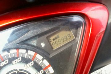 Cara Membaca Odometer Digital. Bikers Jarang Tahu, Ini Kode Rahasia Odometer Digital Motor