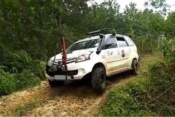 Avanza Modifikasi Off Road. Kembaran Toyota Avanza Lama Main Tanah, Kaki-kaki Jangkung