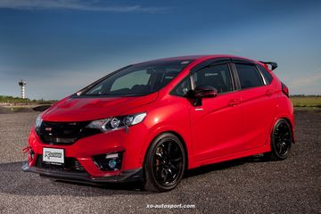 Jazz Merah Modifikasi Velg. Modifikasi Honda Jazz Merah Tampil Makin Sporty Pakai Body Kit