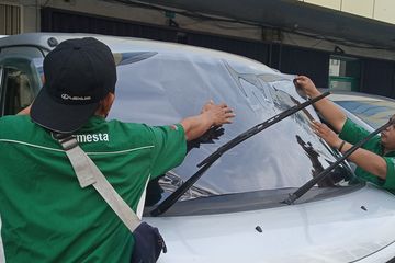 Biaya Pasang Kaca Film 3m. Mau Pasang Kaca Film 3M di Mobil Sobat? Segini Kisaran