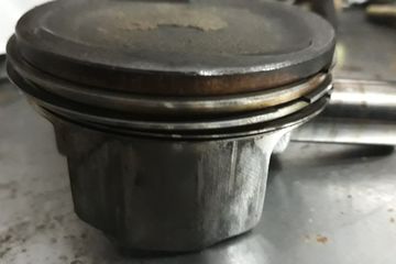 Tanda Ring Seher Rusak. Dua Gejala Yang Muncul Kalau Piston dan Ring Piston Minta