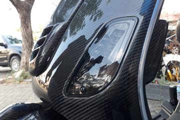 Carbon Fiber Vs Carbon Kevlar. Panel Bodi Bahan Carbon Fiber dan Kevlar Beda, Detail Warna