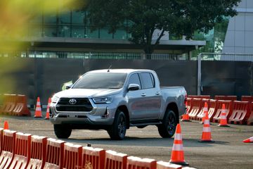 Perbedaan Hilux Tipe E Dan G. Toyota New Hilux Tipe G Lebih Mahal 38 Juta Dari Tipe V , Ini