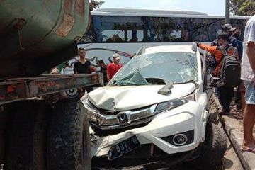 Modifikasi Honda Brv Putih. Bus Seruduk Honda BR-V Hingga Gepeng, Baru Berhenti Setelah