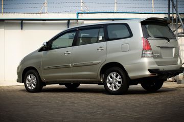 Harga Mobil Bekas Toyota Innova 2010. Harganya Menggiurkan Toyota Kijang Innova Diesel 2010, Dijual