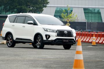 Harga Innova Captain Seat 2021. Punya Lebih dari 10 Tipe, Ini Daftar Harga Lengkap Kijang Innova