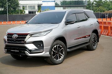 Harga Oli Fortuner Diesel. Ini Harga Oli Mesin, Gardan, Transmisi Sampai Air Radiator Toyota