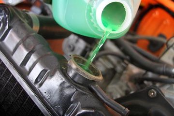 Penyebab Air Radiator Berkurang Tapi Tidak Bocor. Air Radiator Sering Berkurang Tapi Tidak Terlihat Ada Kebocoran