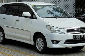 Spesifikasi Innova V Luxury 2013. Toyota Kijang Innova tipe V 2011