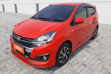 Ayla Tipe 1.2 R Deluxe. Daihatsu Ayla 1.2 R Deluxe A/T 2017, Jarak Tempuh Baru 12