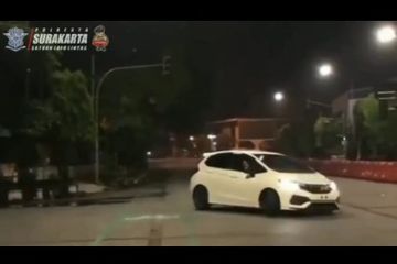 Harga Honda Jazz Daerah Solo. Tak Butuh Waktu Lama, Pengemudi Honda Jazz yang Drifting di