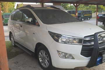 Innova Reborn Tampak Belakang. Lelang Toyota Kijang Innova Reborn Bensin Surat Lengkap