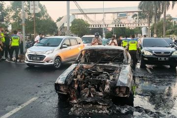 Penempatan Apar Di Mobil. Ford Mustang Terbakar, Ketahui Penempatan APAR di Mobil yang