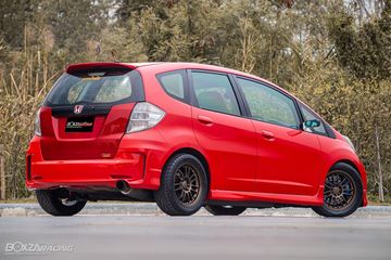 Honda Jazz Sporty Modifikasi. Honda Jazz GE8 Ini Makin Ganas, Bermesin Accord, Interiornya