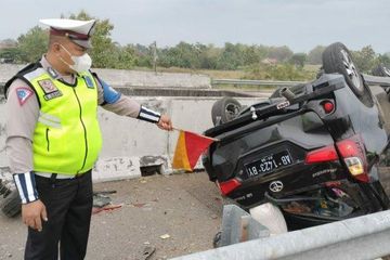 Honda Jazz Bekas Mojokerto. Toyota Avanza Mengalami Kecelakaan di Tol Jombang-Mojokerto