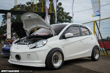 Honda Civic Type R Putih. Honda Brio Putih Ini Tenaganya Lebih Dahsyat Dari Honda Civic