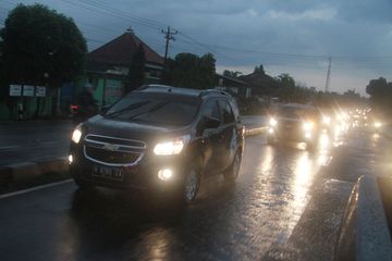 Cara Menyetel Lampu Depan Isuzu Panther. Cara Atur Sorot Lampu Depan Mobil Anda, Cuma 6 Langkah Mudah