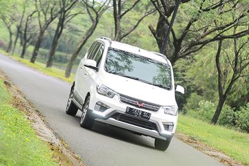 Harga Mobil Wuling Terbaru 2018. Daftar Terbaru Wuling Confero 2018 Mei 2020, S 1.5 L M/T Cuma