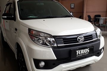 Harga Mobil Bekas Terios 2015. Daihatsu Terios Bekas Tipe R Adventure 2015 Harganya Cuma