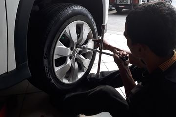 Alat Untuk Mengencangkan Baut. Cara Mengencangkan Baut Roda Mobil yang Benar, Ikuti Langkah