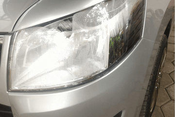 Lampu Depan Isuzu Panther Bekas. Headlamp Mobil Bekas Berembun di Musim Hujan, Cek Langsung