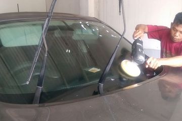 Cara Poles Kaca Mobil. Yo Mas Bro, Begini Cara Poles Kaca Mobil Yang Baret