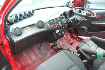 Interior Honda Brio Modifikasi. Penasaran Dengan Interior Honda Brio Bermesin Jazz Ini? Cekidot