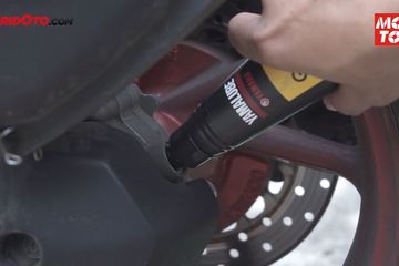 Bedanya Oli Mesin Dan Oli Gardan. Benarkah Fungsi Oli Gardan di Motor Sama Dengan Oli Mesin