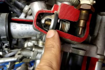 Air Radiator Pakai Air Biasa. Seperti Ini Efek Sampingnya Pakai Air Biasa Buat Radiator Motor