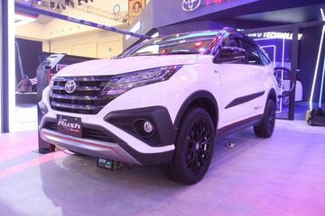 Modifikasi Mobil Rush Putih. Bikin Ngiler...Toyota Rush TRD Sportivo Baru Tampil Gagah, Modal