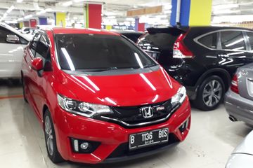 Mobil Jazz Warna Merah. Ini Dia Empat Warna Mobil Bekas yang Harga Jualnya Lebih Mahal