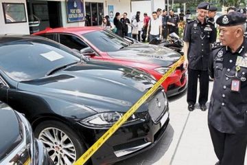 Mobil Mewah Untuk Perempuan. Perempuan Usia 30 Tahun Sudah Punya Koleksi Mobil Mewah