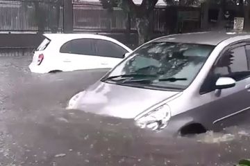 Cara Mengeringkan Karpet Dasar Mobil. Mobil Terendam Banjir, Begini Cara Membersihkan Karpet Interior