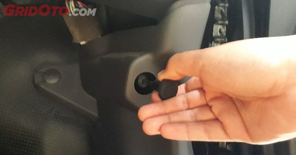 Cara Membuka Kap Mesin Isuzu Panther. Masalah Di Tuas Pembebas Kunci Kap Mesin Mobil