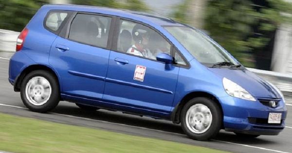 Apakah Honda Jazz Idsi Irit. Honda Jazz CVT i-DSI Gen 1, Seberapa Kencang dan Irit? Ini