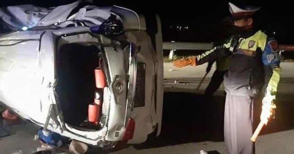 Harga Mobil Xenia Bekas Ngawi. Sopir Daihatsu Xenia Ngantuk, Tabrak Pembatas Jalan Tol Solo