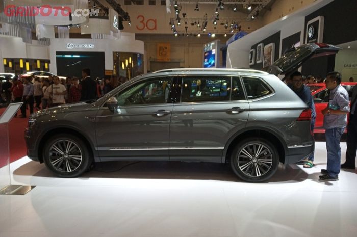 Cara Membuka Pintu Bagasi Honda Jazz. Ini Tiga Cara Membuka Pintu Bagasi VW Tiguan, Praktis Banget