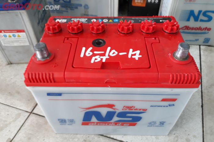 Cara Membuat Aki Sendiri. Begini Cara Mudah Membuat Aki Basah di Mobil Bisa Berumur