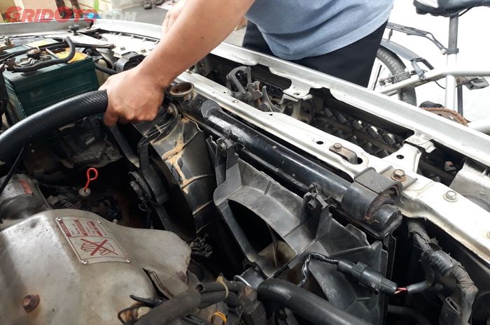 Sebutkan Komponen Sistem Pendingin. Wajib Tahu, 8 Komponen Penting di Sistem Pendingin Mesin Mobil