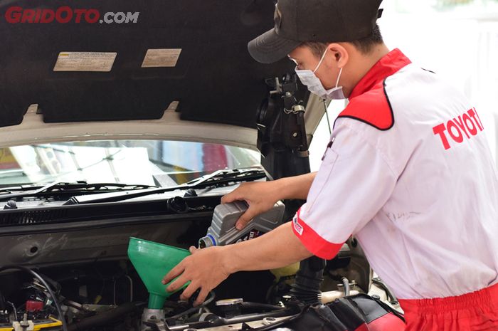 Ukuran Oli Mobil Avanza. Berapa Biaya Ganti Oli Mesin Toyota New Avanza Di Bengkel