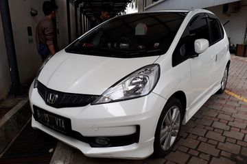 Paddle Shift Honda Jazz Rs. Bosan Otomatis? Ini Dia Daftar Mobil Bekas dengan Paddle Shift