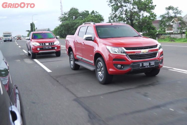Mobil Double Cabin Paling Irit. Triton vs Navara vs Colorado, Seberapa Kencang dan Seberapa Irit