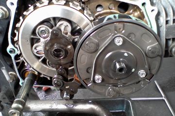 Penyebab Gigi Persneling Susah Masuk. Motor Susah Ngoper Gigi Alias Keras? Jangan Panik, Ini