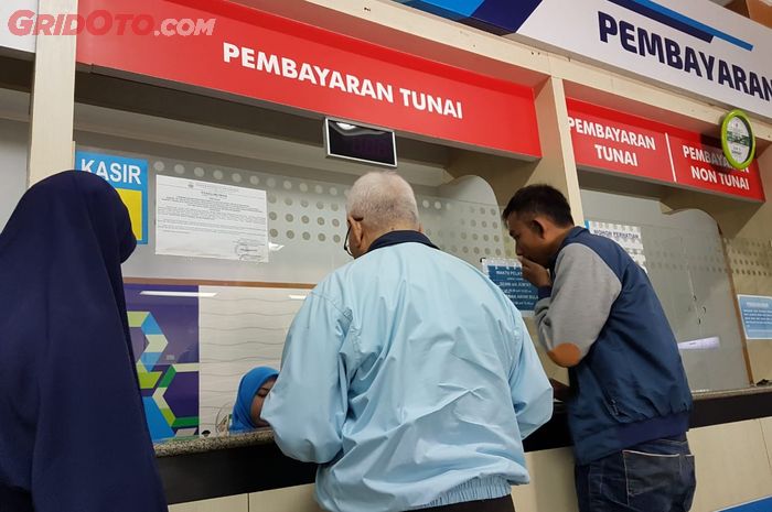 Cara Gesek Nomor Mesin Motor Beat. Bisa Urus Sendiri! Begini Caranya Bayar Pajak Motor 5 Tahunan