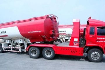 Mobil Truk Besar Sekali. Baru Tahu, Sekali Jalan Truk Tangki Pertamina Bisa Angkut