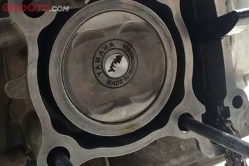 Arah Panah Piston 2 Tak. Ini Efeknya Kalau Pasang Piston Motor Terbalik, Bisa Keluar Uang