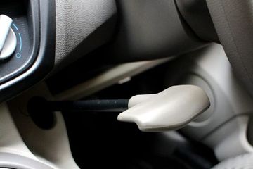Cara Setel Rem Mobil. Cara Setel Rem Parkir Mobil Dengan Sistem Mekanikal