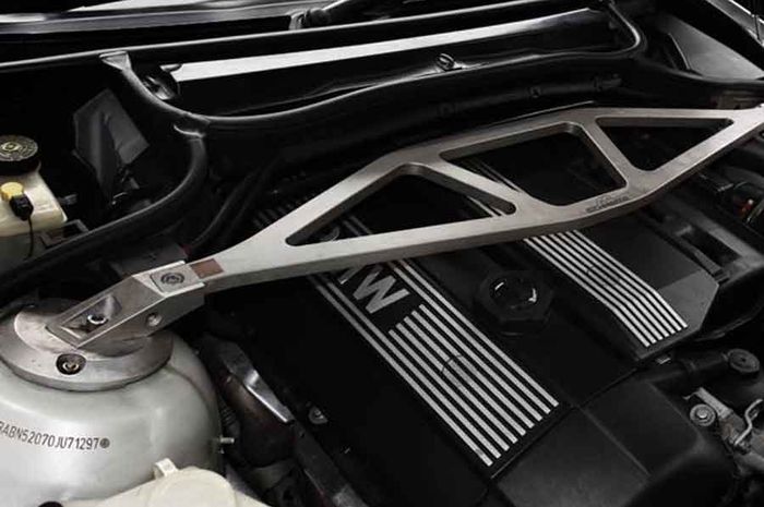 Efek Negatif Strut Bar. Jangan Sembarang Pasang Stabilizer, Ada Dampak Negatifnya