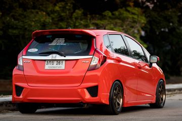 Honda Jazz Sporty Modifikasi. Modifikasi Mesin Honda Jazz GK5 Bikin Tambah Tenaga Plus Kabin